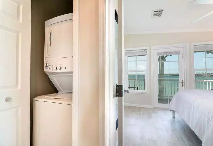 هتل Little Torch Cottages