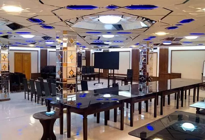 هتل Shahristan Plaza