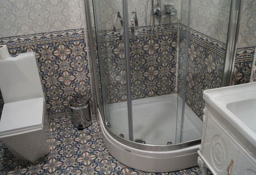 בית מלון כפרי Shahristan Plaza