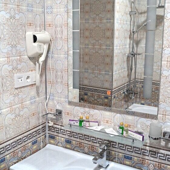 בית מלון כפרי Shahristan Plaza