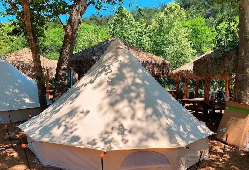 Hotelli Son S Guadalupe Glamping Tents
