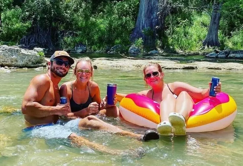 Hotelli Son S Guadalupe Glamping Tents