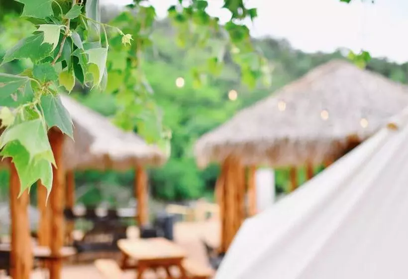 Hotelli Son S Guadalupe Glamping Tents