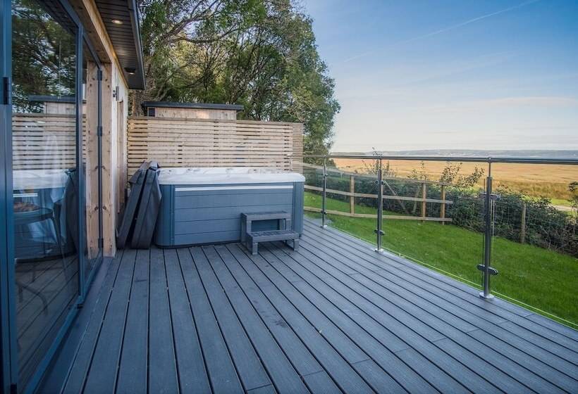 Langland Bay Lookout Cabin Landimore