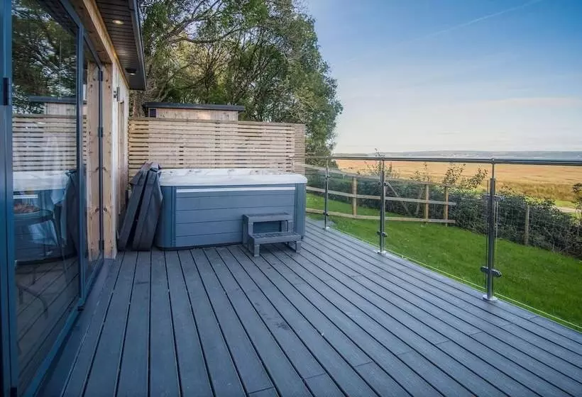 Langland Bay Lookout   Cabin   Landimore