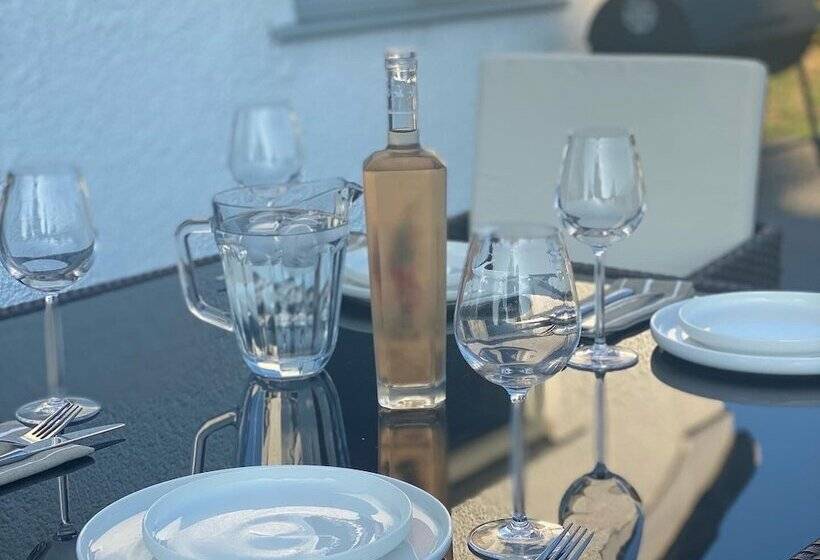 Residenssi 3 Bed House In Llanfaelog, Near Rhosneigr