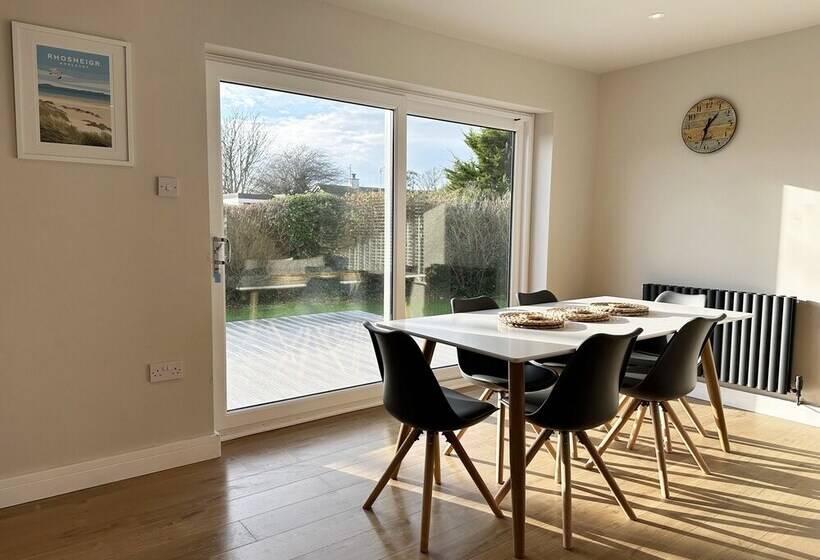 Residenssi 3 Bed House In Llanfaelog, Near Rhosneigr