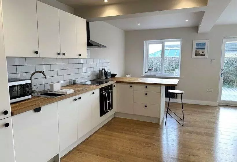 レジデンス 3 Bed House In Llanfaelog, Near Rhosneigr