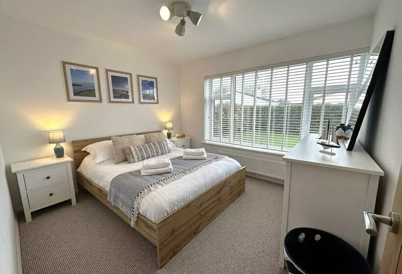 レジデンス 3 Bed House In Llanfaelog, Near Rhosneigr
