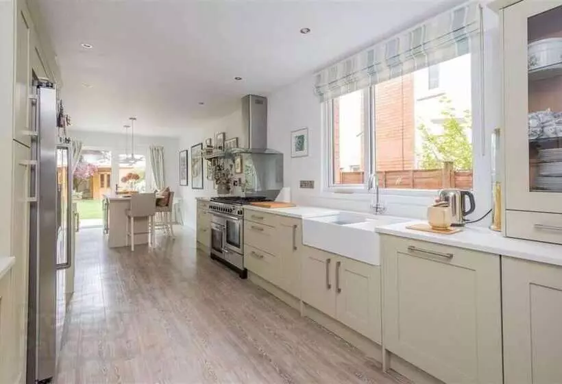 Residenssi Delightful Family Home