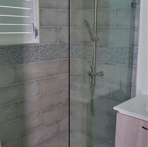 اقامتگاه Lux Sea View Camelot Village Discovery Bay