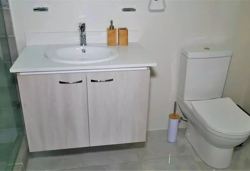 اقامتگاه Lux Sea View Camelot Village Discovery Bay