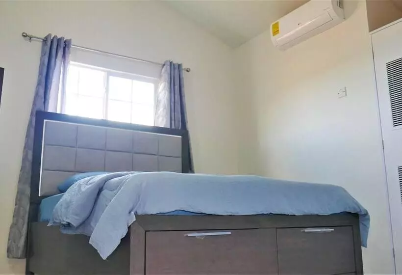 اقامتگاه Lux Sea View Camelot Village Discovery Bay