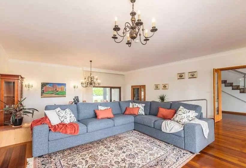 Residenssi Stunning 6 Bed House In Brito, Guimaraes