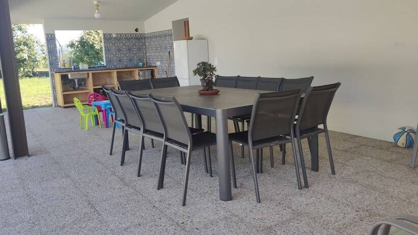 Резиденция Stunning 6 Bed House In Brito, Guimaraes