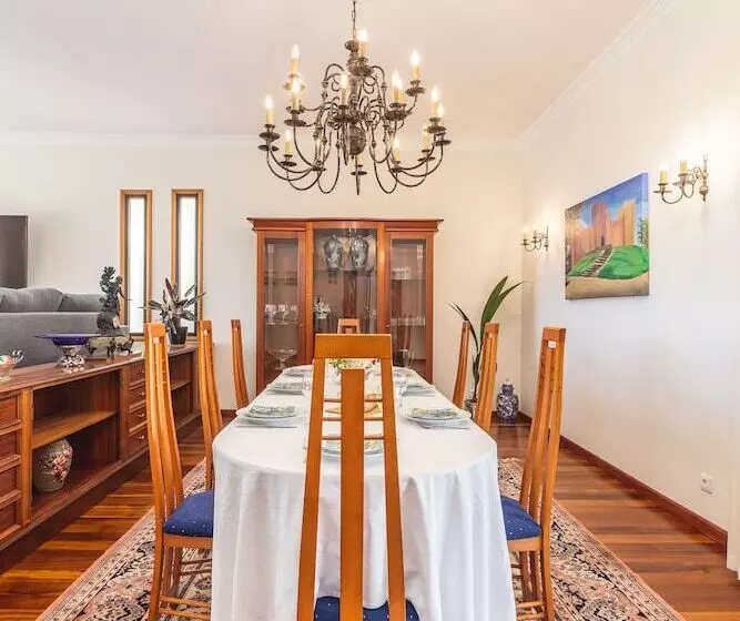 Residenssi Stunning 6 Bed House In Brito, Guimaraes