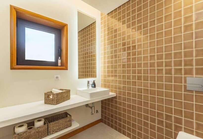 Резиденция Stunning 6 Bed House In Brito, Guimaraes