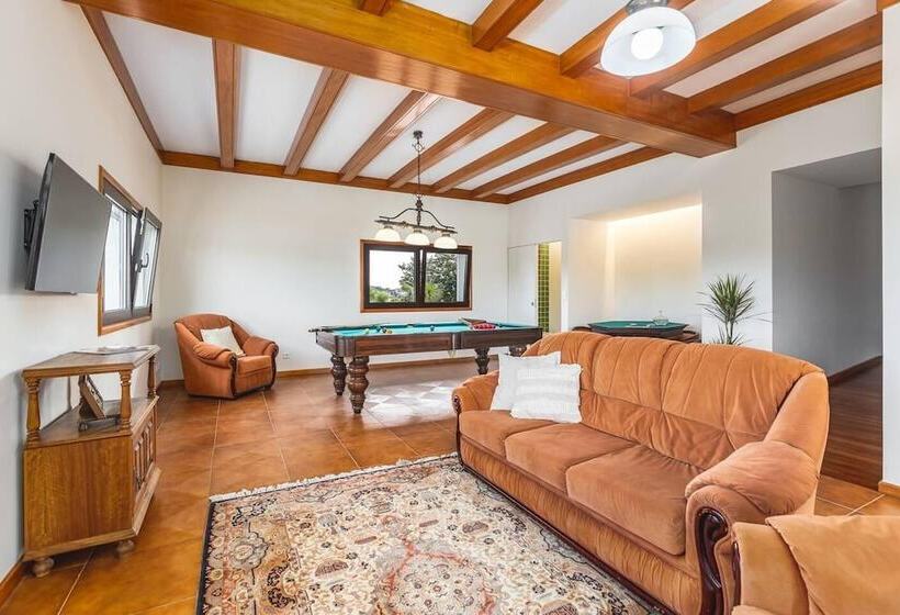 Резиденция Stunning 6 Bed House In Brito, Guimaraes