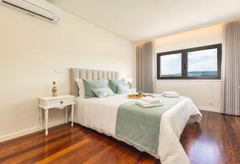 Residenssi Stunning 6 Bed House In Brito, Guimaraes