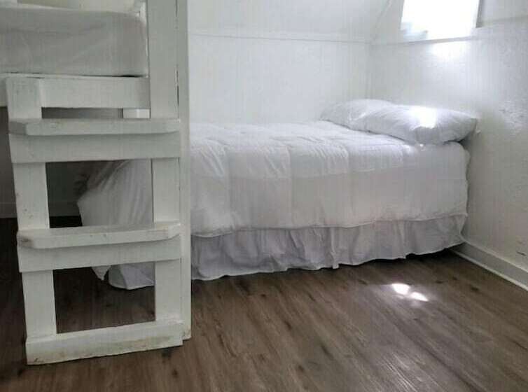 Resort Harmon Creek Marina And Campground