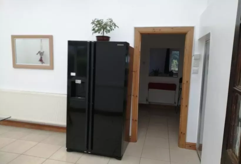 3 Bed Cottage In Quiet & Green Wallington