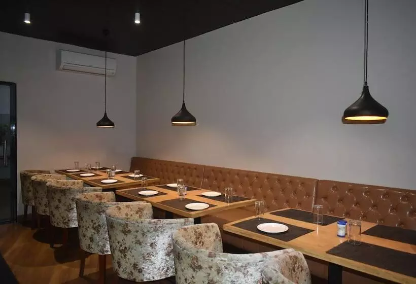 Annandam Inn Hotel Anand