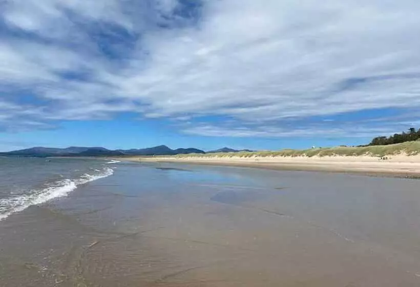Bodorwel Cottage, Next To Ffestiniog Railway