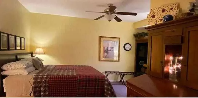 College Inn Bed And Breakfast
