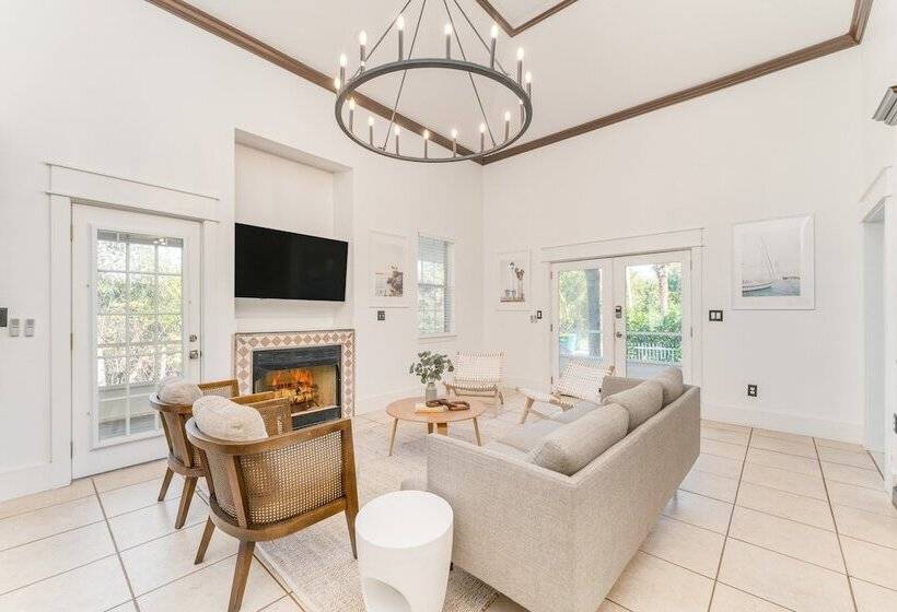 Halo By Avantstay Walk To Beach + Private Pool