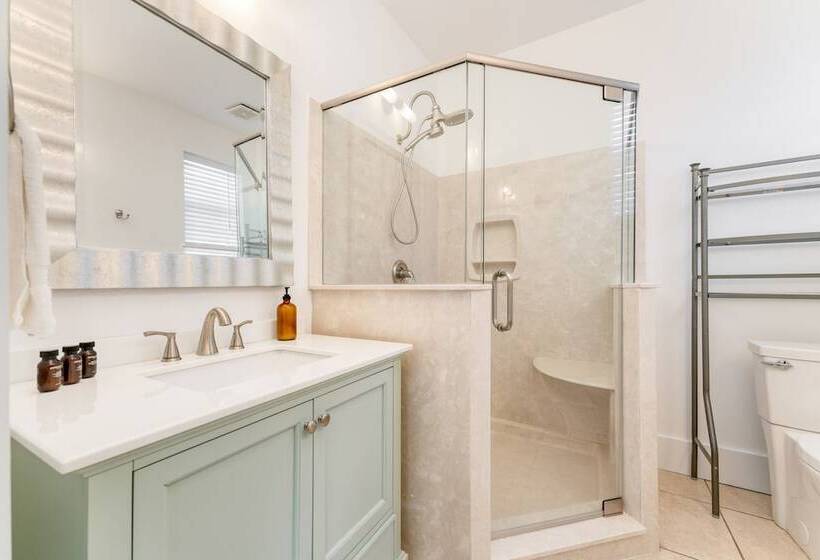 Halo By Avantstay Walk To Beach + Private Pool