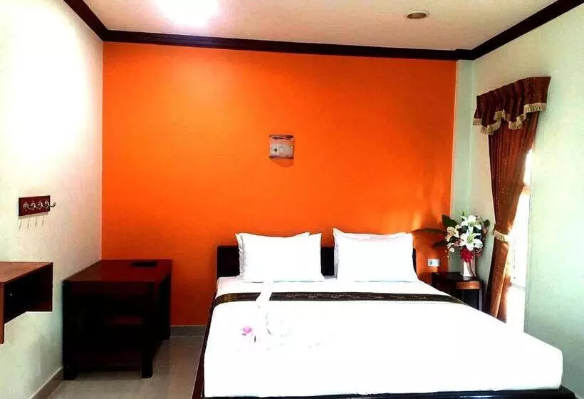 ホテル Capital O 75415 Nanthachart Riverview Resort