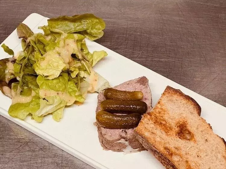 Hotelli Hostellerie Au Rendez Vous Des Amis