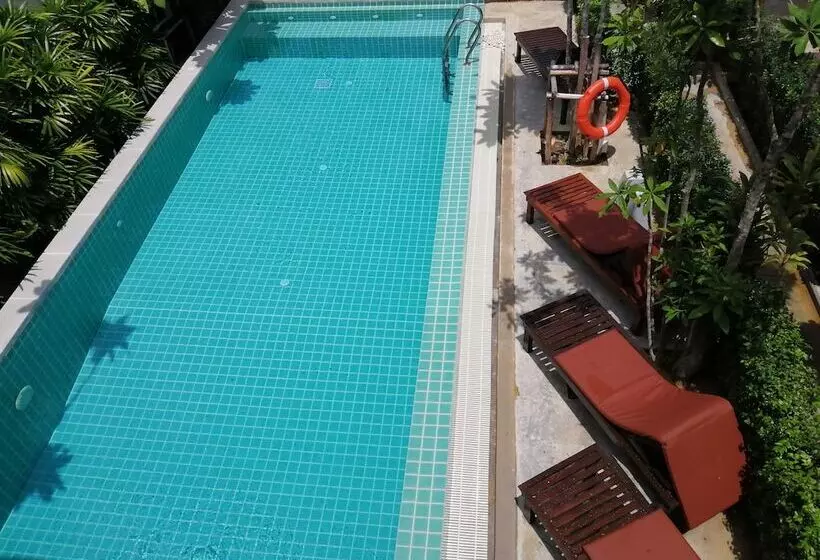 Hotelli Jr Place At Klong Muang Beach Krabi