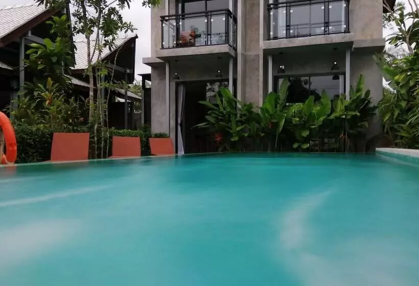 Hotelli Jr Place At Klong Muang Beach Krabi