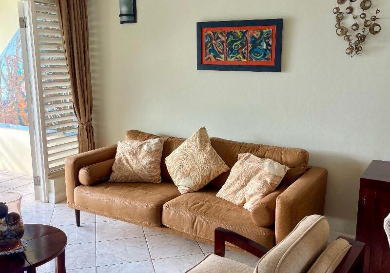 هتل Luxury Apartments And Rooms The Lagoons