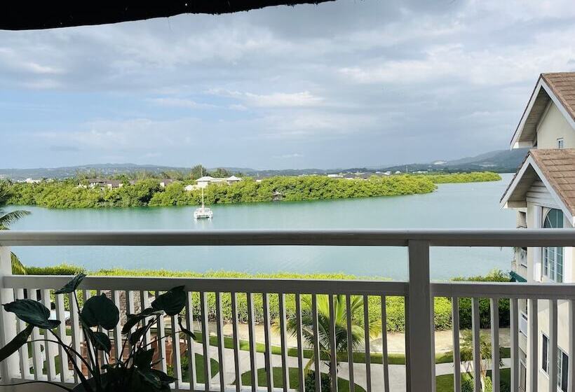 هتل Luxury Apartments And Rooms The Lagoons