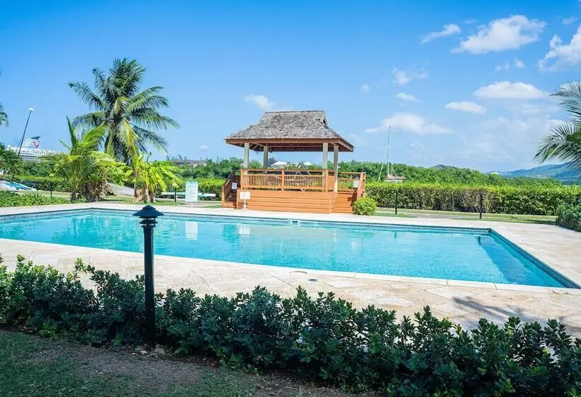 هتل Luxury Apartments And Rooms The Lagoons