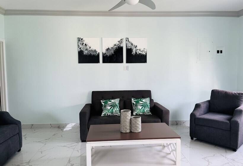 هتل Luxury Apartments And Rooms The Lagoons