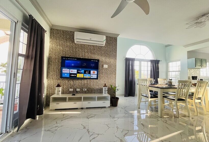 هتل Luxury Apartments And Rooms The Lagoons