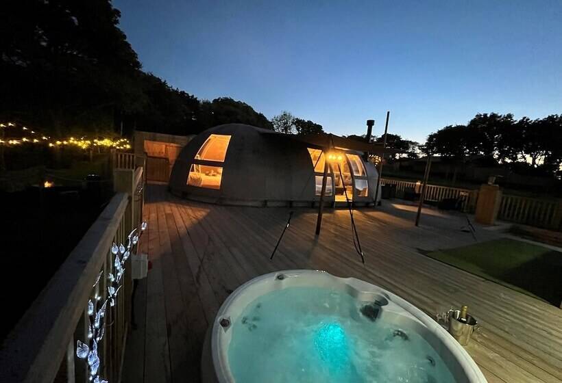 Hotelli Moonlight Dome Tent