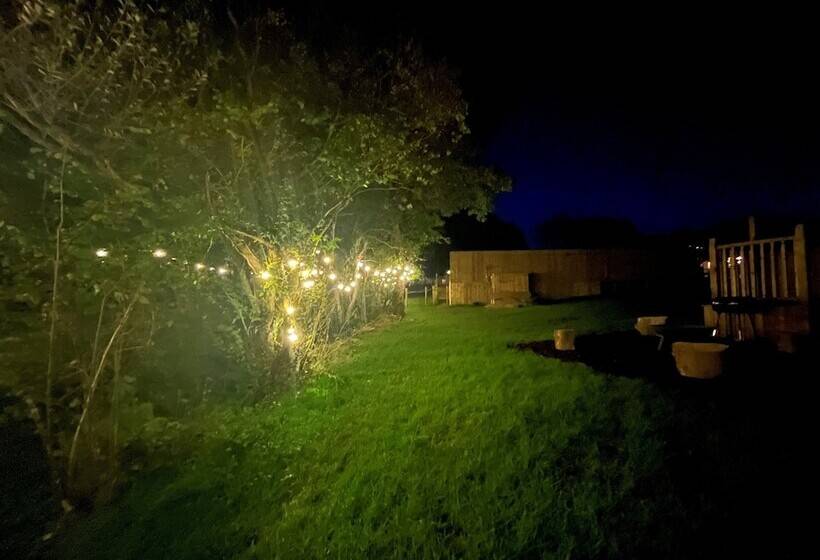 Hotelli Moonlight Dome Tent