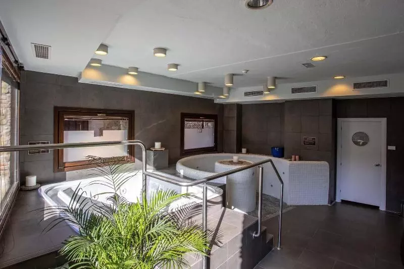 Hotelli Spa Aura Del Jerte