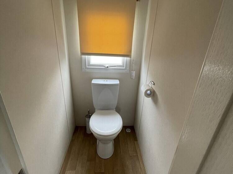 Impeccable 4 Bed Caravan In Clacton On Sea