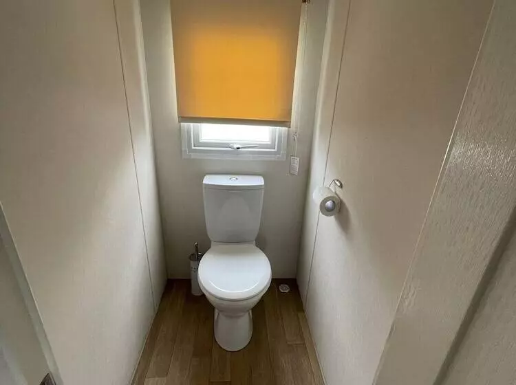 Impeccable 4 Bed Caravan In Clacton On Sea