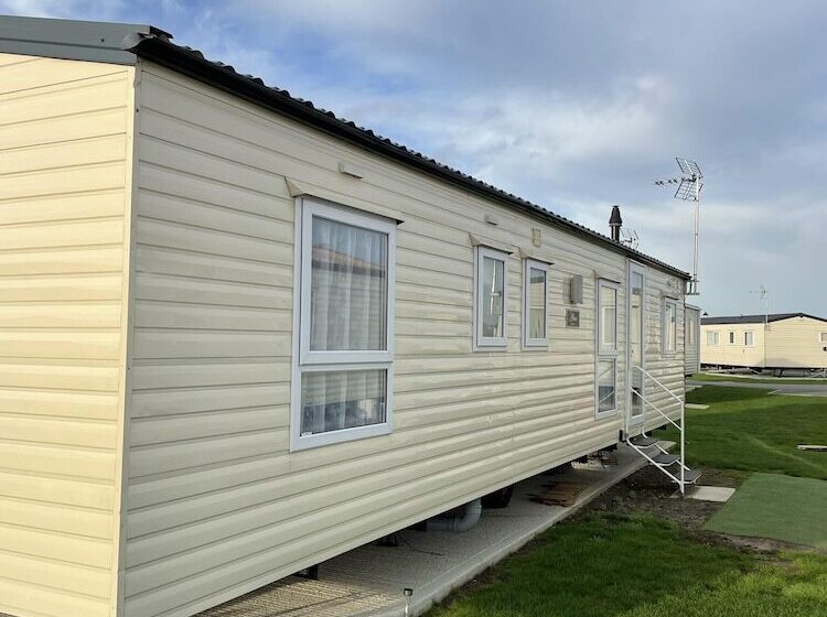 Impeccable 4 Bed Caravan In Clacton On Sea