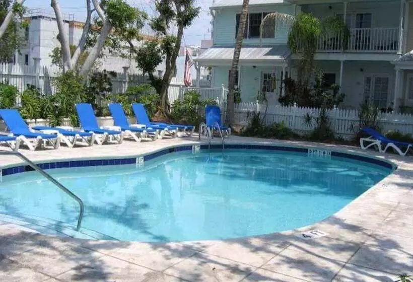Linger Longer By Avantstay Key West Walkable Gated Community, Shared Pool Week Long Stays Only