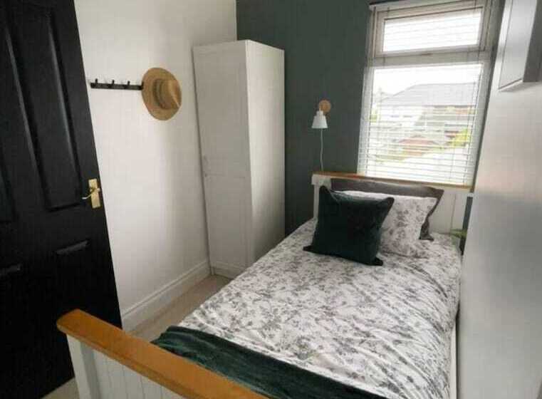 إقامة Captivating House In Bangor, Northern Ireland