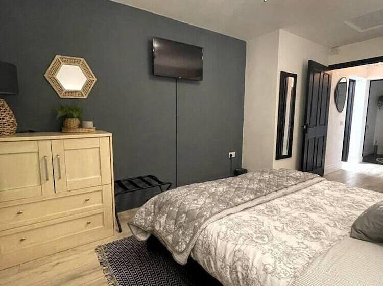 إقامة Captivating House In Bangor, Northern Ireland