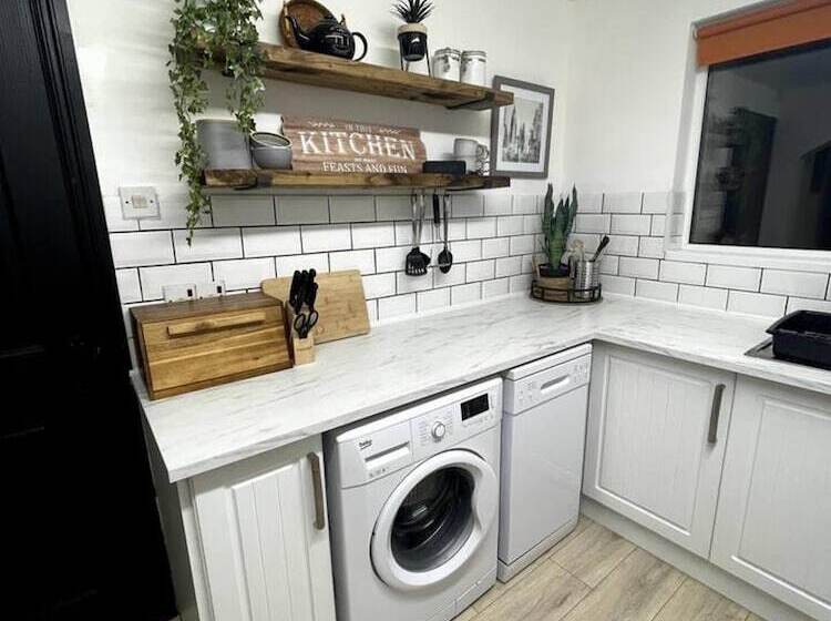 إقامة Captivating House In Bangor, Northern Ireland