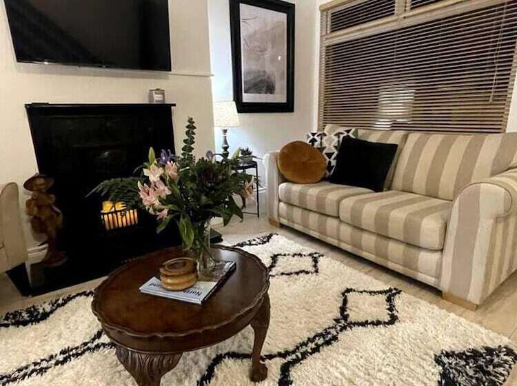 إقامة Captivating House In Bangor, Northern Ireland